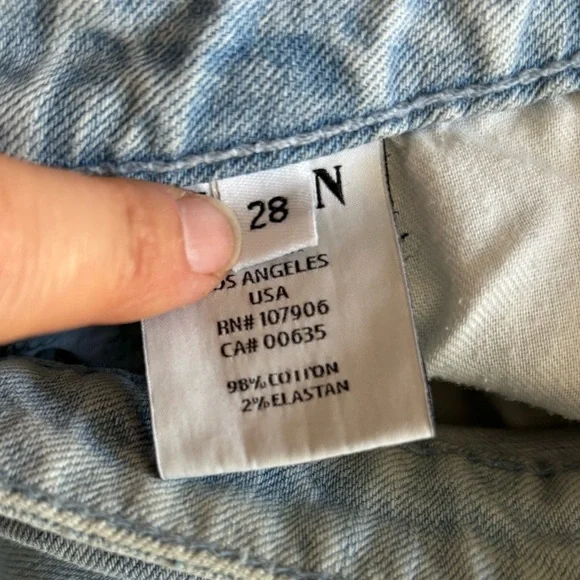 Hudson Light Wash Low Rise Cuffed Jeans Size 28 - Picture 4 of 4